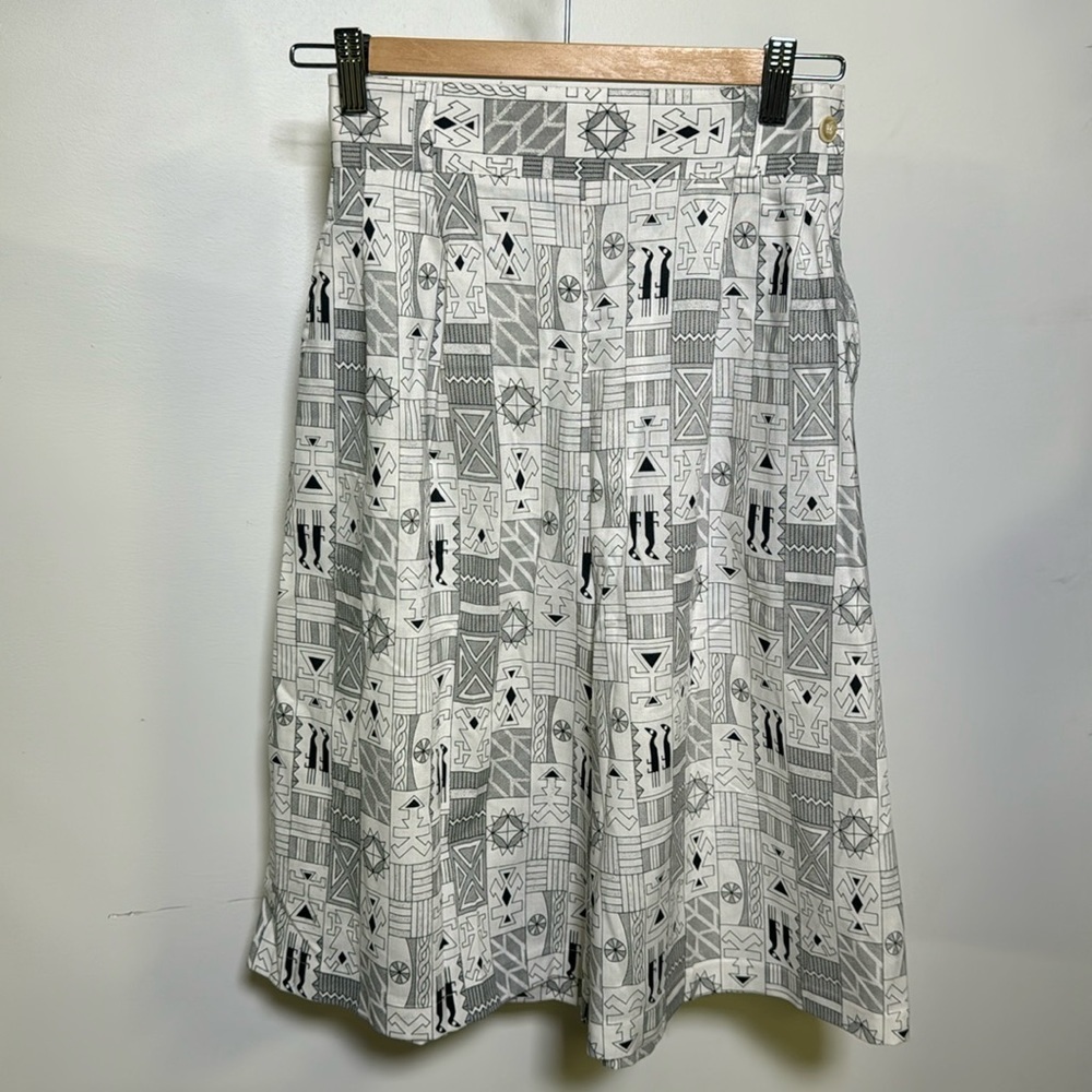 KY Sports Woman Shorts Size M